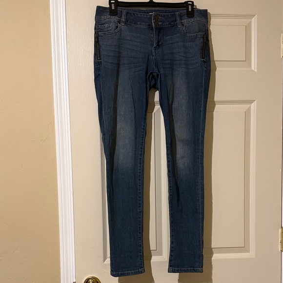 New York & Company Denim - Slim Fit Women’s Medium Blue Stretch Jeans